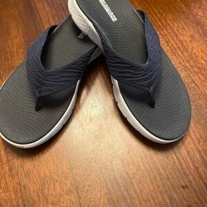 Skechers Navy and White Flip Flops